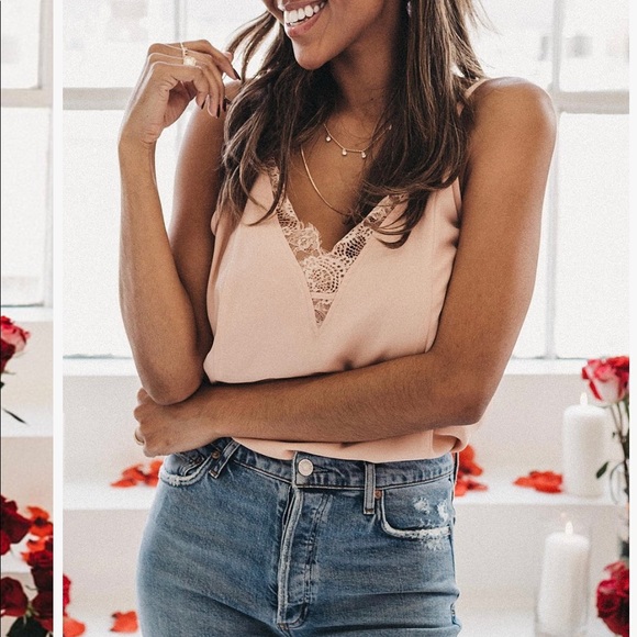 Lace detailed v-neck camisole - Picture 2 of 5